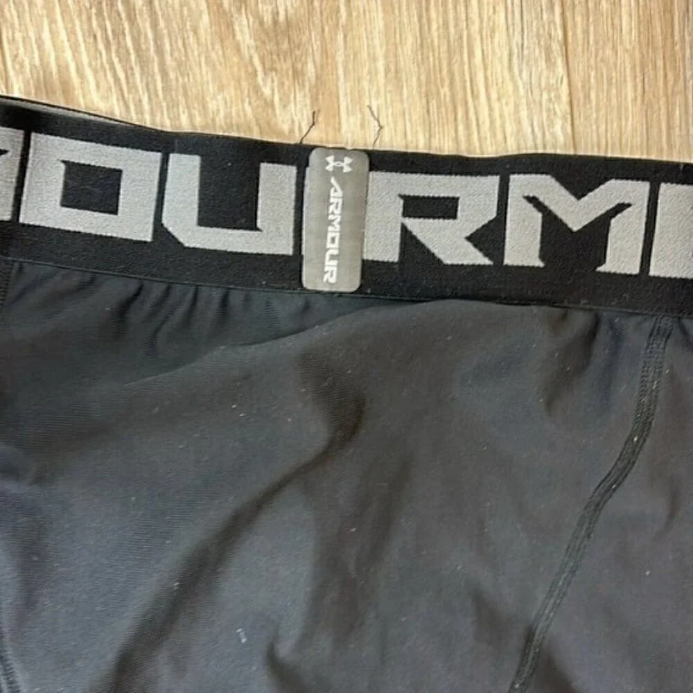 Under Armour boys black  legging sports athletic size Medium missing tag